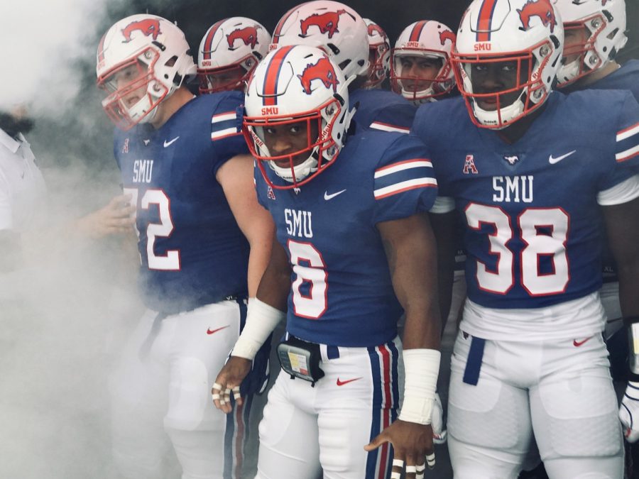 Gerald-J-Ford-Stadium-SMU-Ready-to-take-the-Field-900x675.jpg